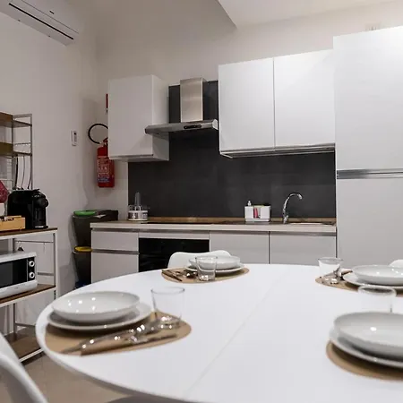 Trevisani 221 Apartament